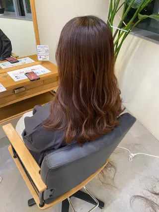 ロング 勝海 絢音のヘアスタイル