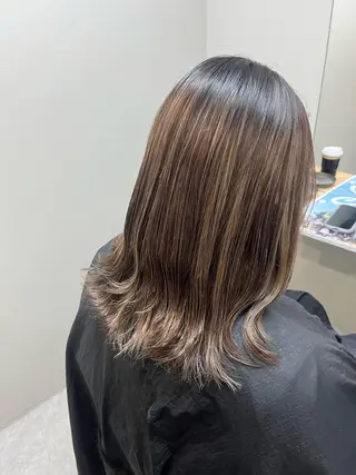 ミディアム eMir... 武蔵小杉所属・新舘 怜奈のヘアスタイル