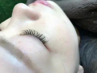 マツエク・マツパ 保子 祐里香のヘアスタイル