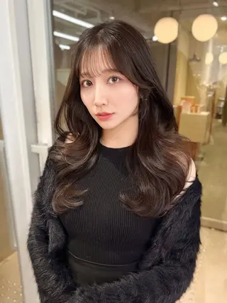 ロング カラー kumu 栄のヘアスタイル