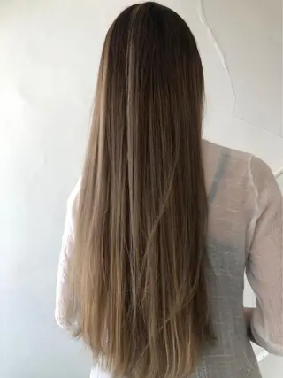 ロング カラー シロ ⭐︎のヘアスタイル