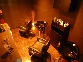 サンフラット所属・岡林 選のヘアスタイル