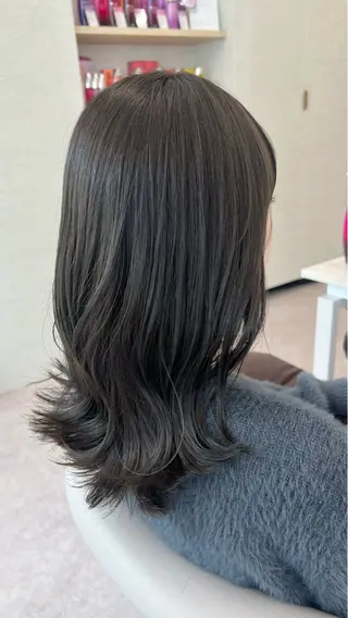 セミロング カラー 美髪矯正/髪質改善/ 艶髪🤍伊藤梨紗のヘアスタイル