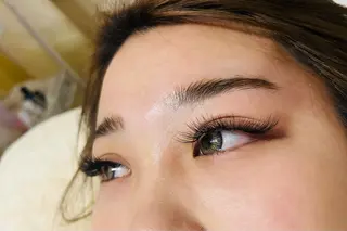 マツエク・マツパ アイブロウ オーロラ所属・AURORA RINAのマツエク・マツパデザイン