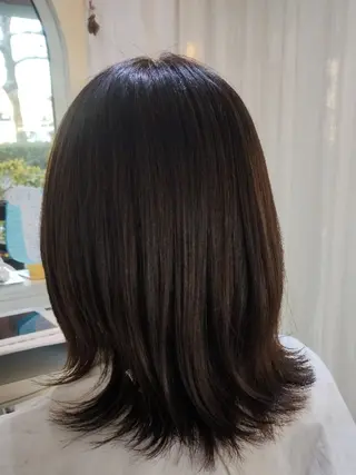 ミディアム amiu/カラー/ス パ🐰土井志歩のヘアスタイル