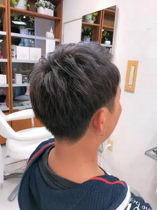 カラー メンズ 阿部 美咲のヘアスタイル