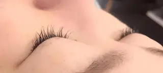 マツエク・マツパ 岡田詩織 MODE Ks松原店のヘアスタイル