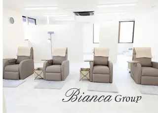 ネイル Bianca🩶 SHIONOのネイルデザイン