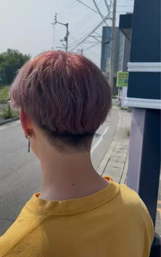 ショート カラー メンズ 西岡 勇人のヘアスタイル