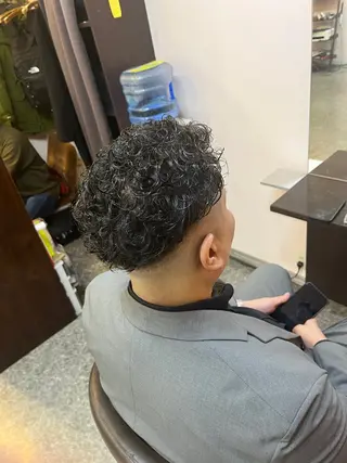 ミディアム パーマ CuMARi所属・予約の95%パーマ 🌈men's専門店のヘアスタイル