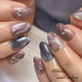 ミディアム Blanc ブランのネイルデザイン