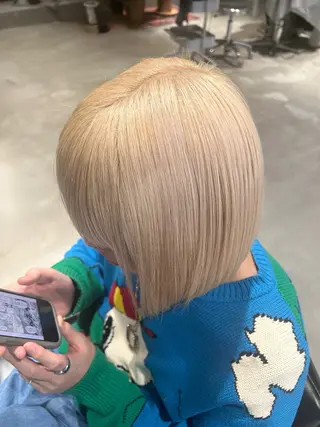 ミディアム カラー 髙林 優衣のヘアスタイル