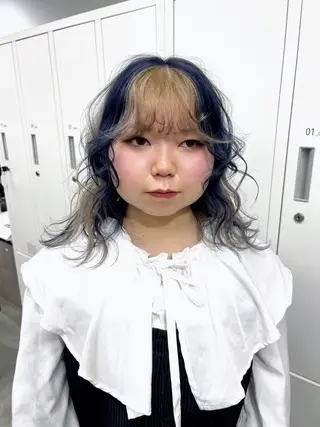 カラー maya レイヤーカットのヘアスタイル