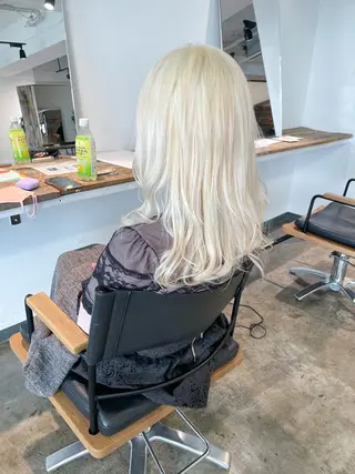 ミディアム カラー ハイトーン/レイヤー /ケアブリーチ石川治のヘアスタイル