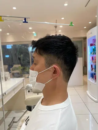 ショート メンズ JERICHO HAIR所属・ユ カの眉毛・アイブロウイメージ