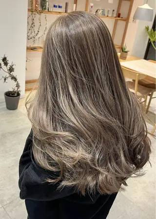 ロング カラー ヘアー.ネイル二刀流 misa🫧のヘアスタイル