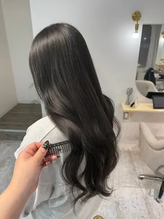 ロング カラー piLLon/ RYUKAのヘアスタイル