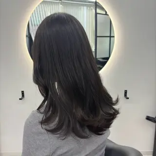 セミロング カラー Ren. 🦋デザインカラーのヘアスタイル