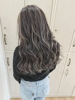 カラー Unique umekita所属・unique 松原吹季のヘアスタイル