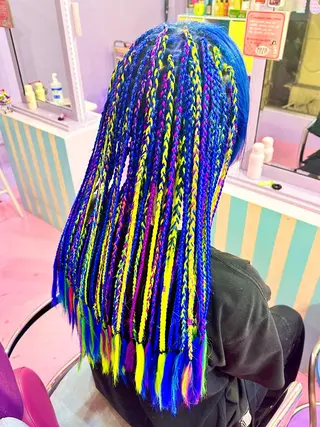 ヘアアレンジ Hair salon TOMMY所属・♮やっしー♮ 🌈派手髪🌈のヘアスタイル