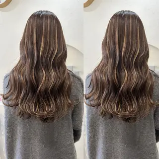 ロング 山本 茉希のヘアスタイル