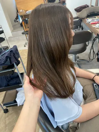 ロング カラー no4ナチュラル戸祭所属・山越 美裕樹のヘアスタイル