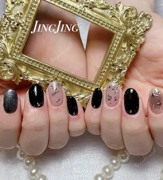 ネイル 🦋 Queenieのネイルデザイン