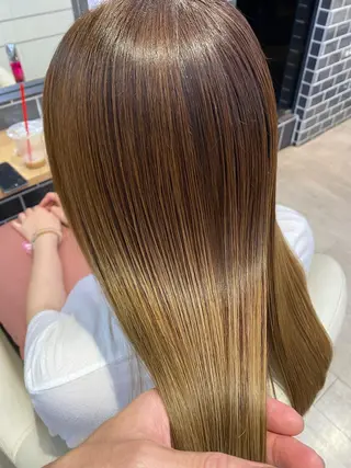 KNOWHOW京都所属・トレンド/顔まわり/ レイヤー/グレージュのヘアスタイル