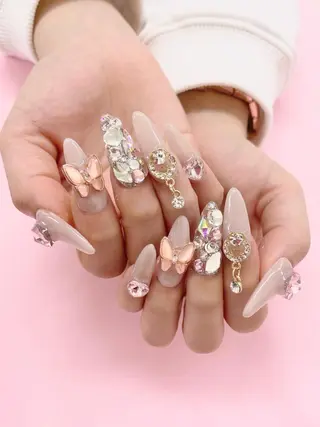 ネイル 五十嵐 美智のネイルデザイン