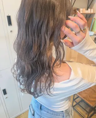 カラー 和田 紗弥香のヘアスタイル