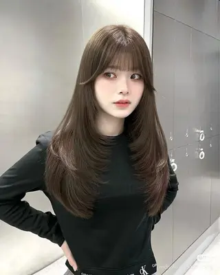 ロング カットモデル/韓国 レイヤー/SEIRAのヘアスタイル