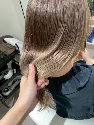 ミディアム カラー 山本 優音のヘアスタイル