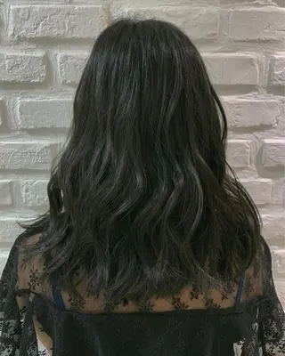 セミロング カラー ヘアアレンジ 【センターパート/ マッシュ】ryokaのヘアスタイル