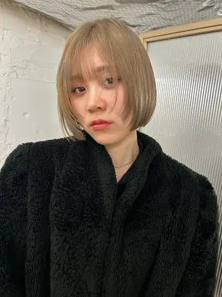 ショート カラー hen所属・心斎橋/レイヤー/ ブリーチ/モエのヘアスタイル