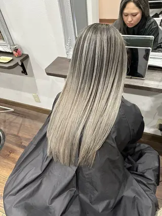 ロング _White広島所属・バレイヤージュ 隅中秀弥のヘアスタイル