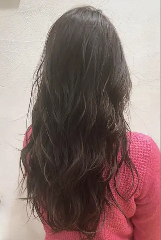 ミディアム カラー 360°キレイな ショートカットのヘアスタイル