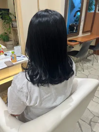 ミディアム カラー CYAN.所属・山口 陸のヘアスタイル