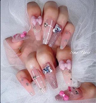 ネイル She   Nail所属・ISA_ BELLAのネイルデザイン