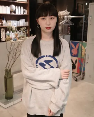 セミロング カラー (h)wim ウィムのヘアスタイル