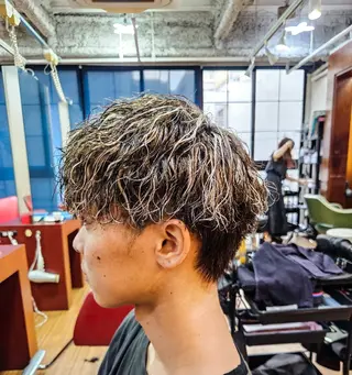 カラー パーマ メンズ FREEX所属・特殊パーマ 片山恭兵のヘアスタイル