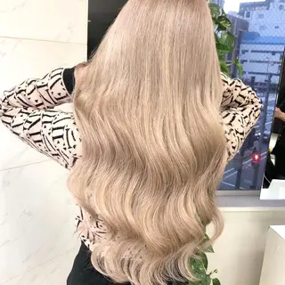 ロング カラー シールエクステ特化 ハイトーン、NANAのヘアスタイル