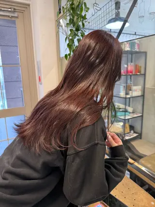 ロング カラー ミルクティー× グレージュMOMOのヘアスタイル