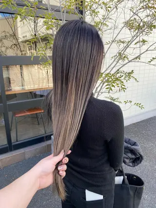 ロング maco 艶感ハイトーン🦋のヘアスタイル