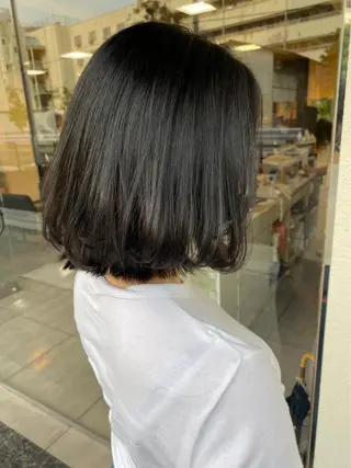 ショート カラー インナー×縮毛矯正 ピンクカラー澤井里菜のヘアスタイル