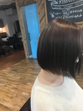 ショート カラー ヘアアレンジ re naのヘアスタイル
