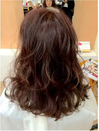 ミディアム セミロング パーマ _WHITE高槻所属・_WHITE高槻店 yusukeのヘアスタイル