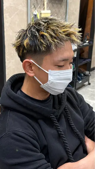 カラー パーマ メンズ 鈴木 崇之のヘアスタイル