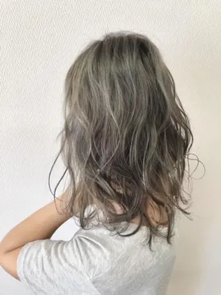 セミロング 山本 茉希のヘアスタイル