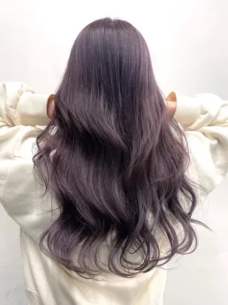 ロング カラー ✩.*Aise⟡.· 艶カラー🐈‍⬛🩶のヘアスタイル