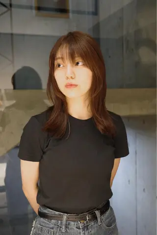 ミディアム NERO 眞下秋歩のヘアスタイル